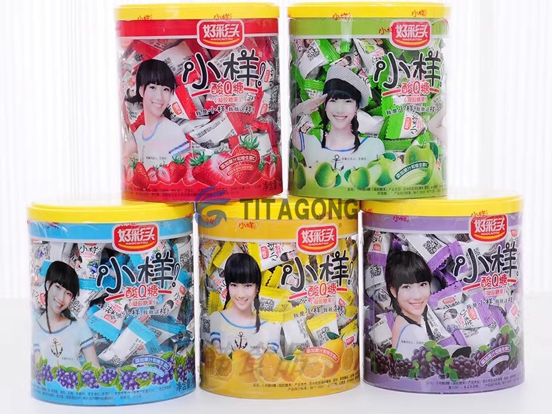 “小样”塑料圆筒使用带彩印色标全自动圆筒机的生产线